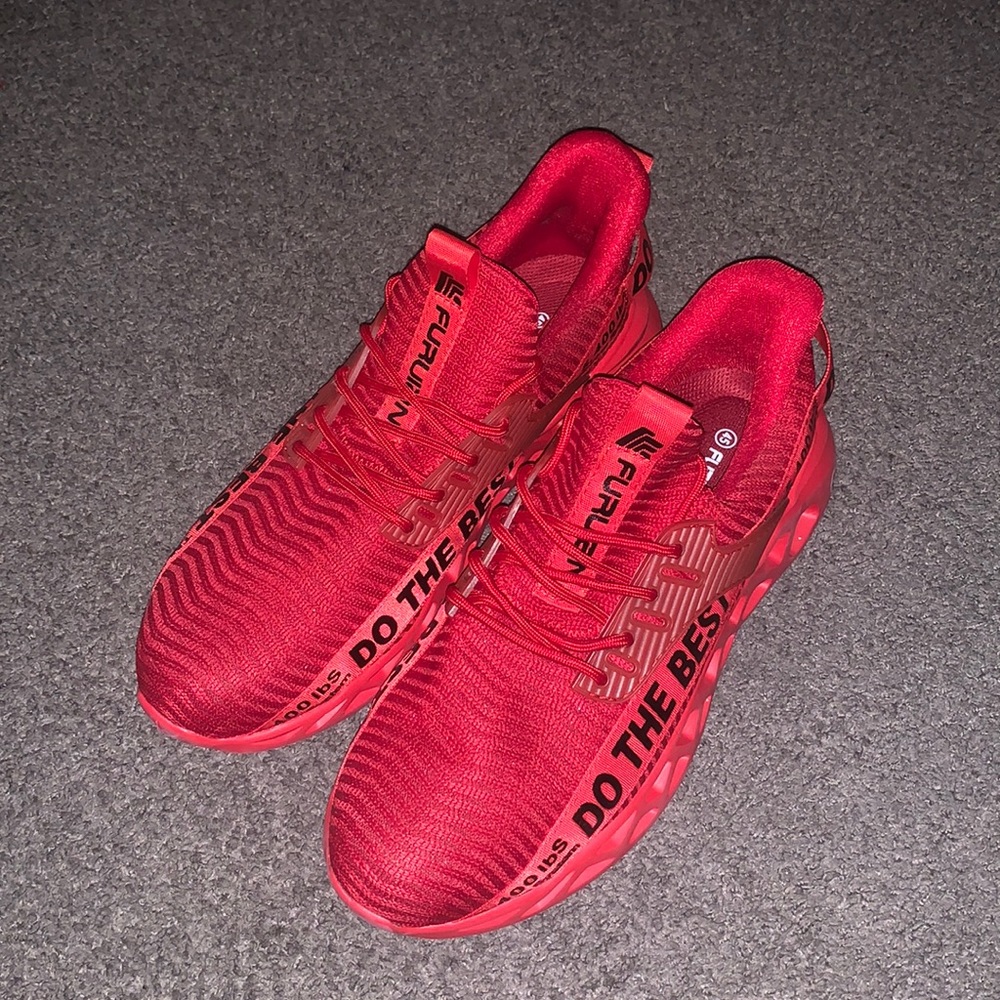 Running/workout sneaker shoes